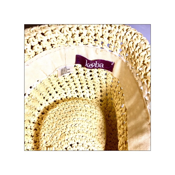 NWT Kooba Straw Fedora with White Band & Pom Poms - Picture 6 of 8